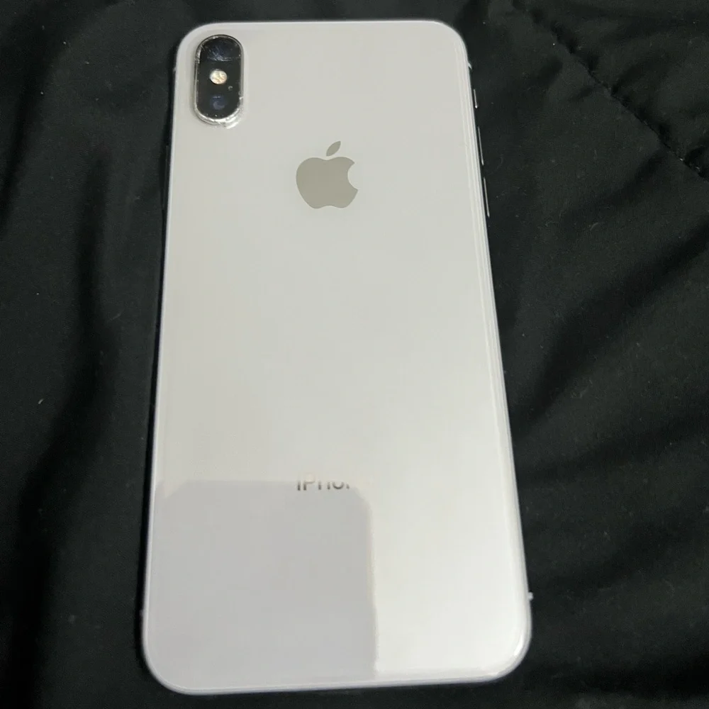 Apple iPhone X 128GB- White in great condition